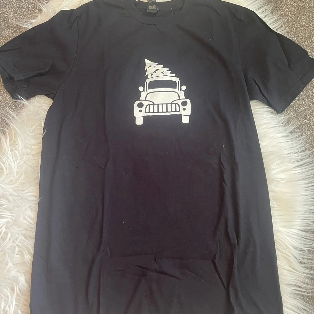 Unisex vintage truck/winter tree black short sleeve t-shirt Small - Picture 1 of 1